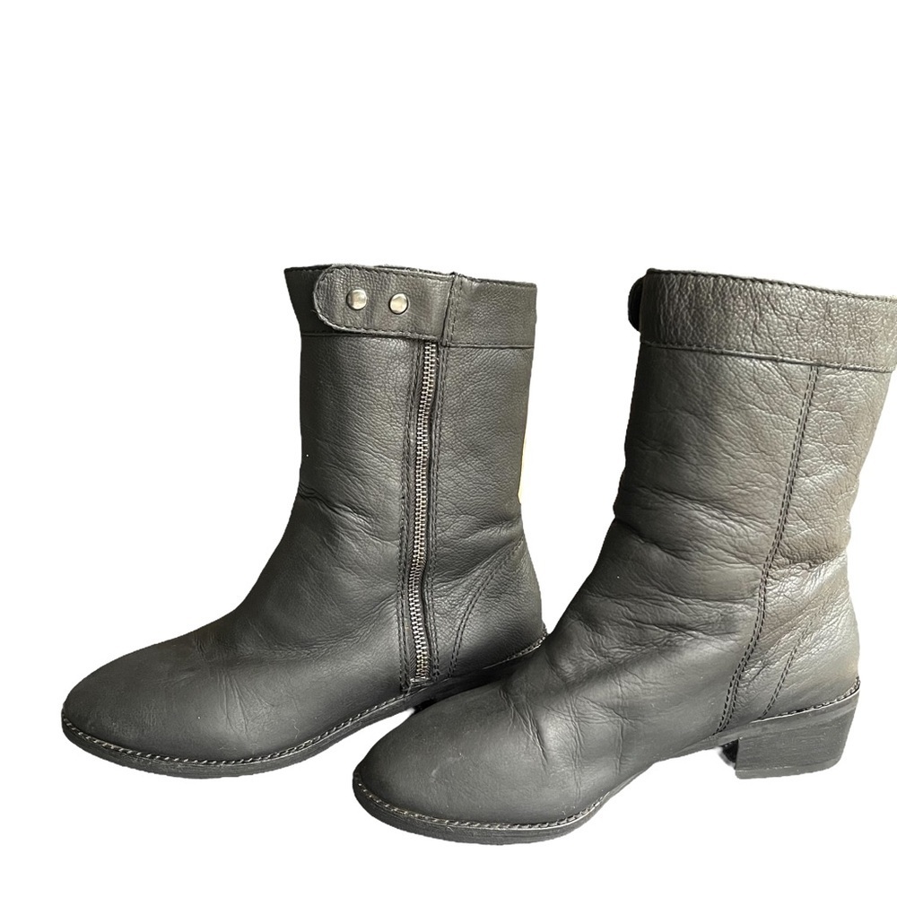 Joe's Black Leather‎ Upper Ankle Boots with Sherpa Lining Size: 8.5M